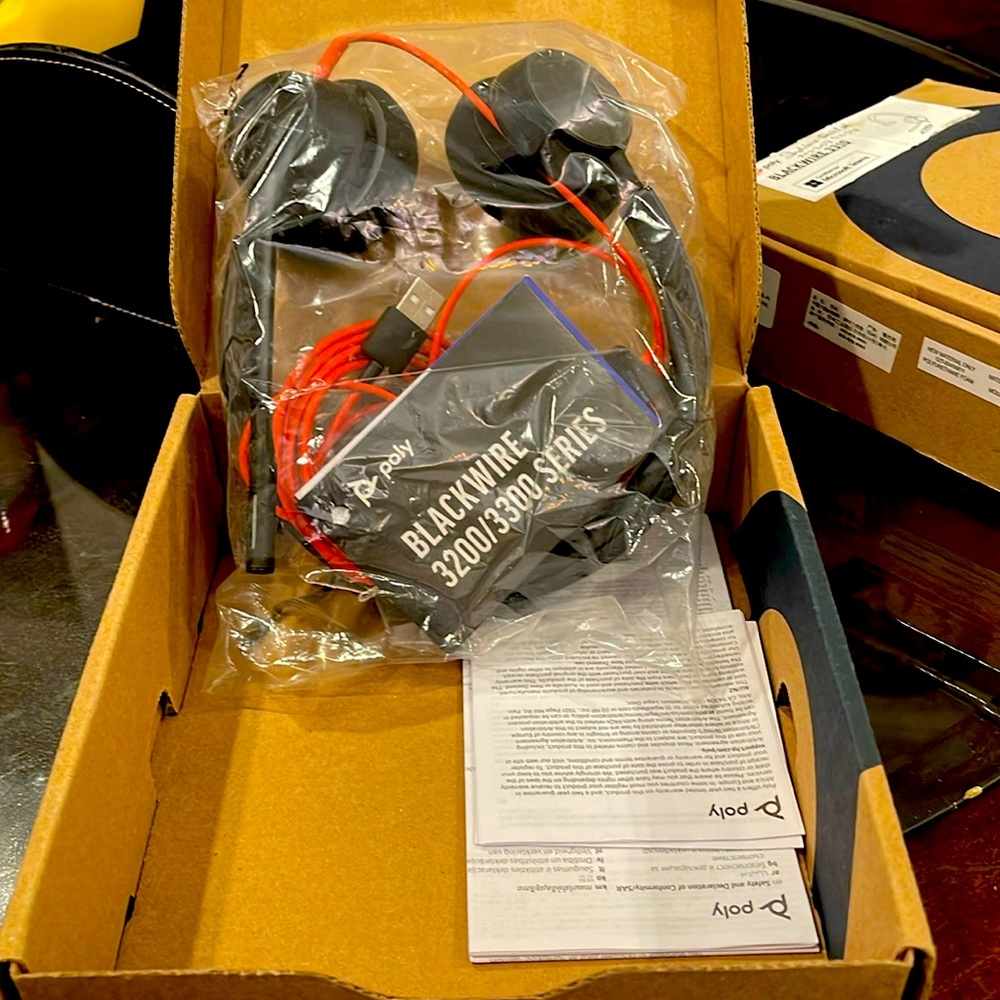 Look good, feel good, sound amazing
You wear a headset all day long —